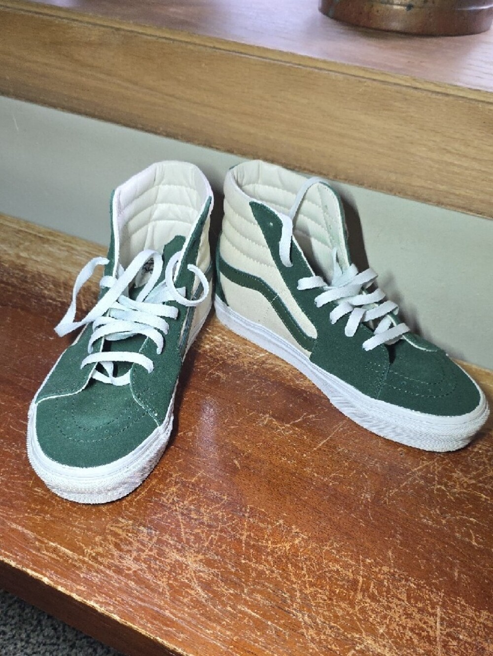 Vans Sk8-Hi Shoe | Green & White | Size 8.5 W/7.0 M | Like New 👟🔥High Tops - Picture 4 of 15